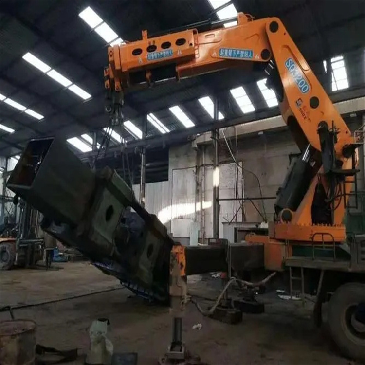 微山130吨折臂吊车出租吊机租赁附近电话