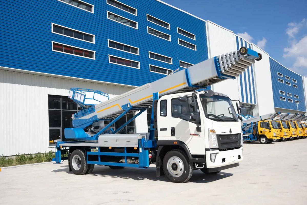 微山出租云梯车高空作业车 建筑垃圾搬运