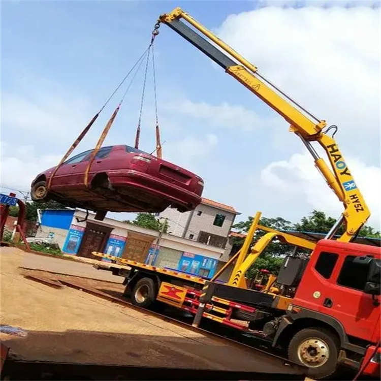 微山吊车吊汽车的正确方法